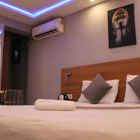 Ada Life Hotel *