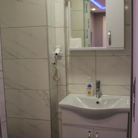 Ada Life Hotel *